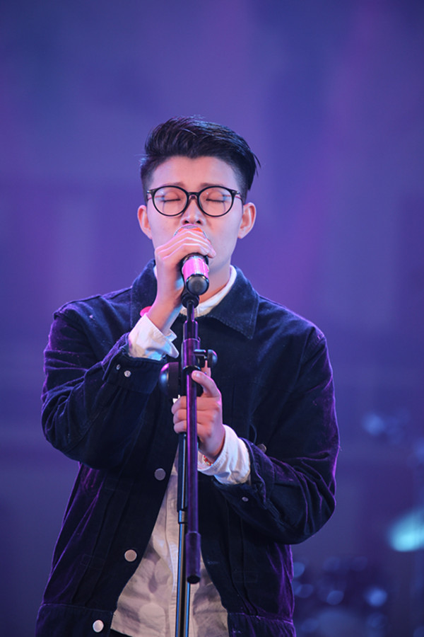迷奸
十佳歌手演唱会暨艺术团结汇顺利举行